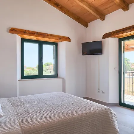Pomer Holiday home